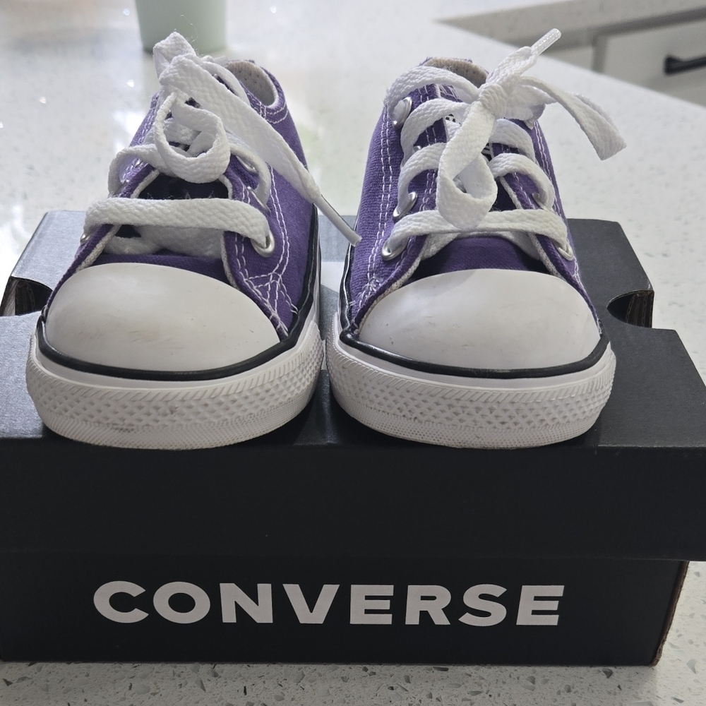 Converse Kids Sneakers in Vibrant Purple
